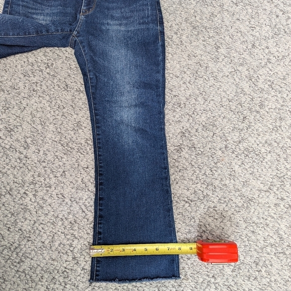 Kenneth Cole Women's (Size 27) Stretch Denim Cropped Lined Jeans - Picture 15 of 16